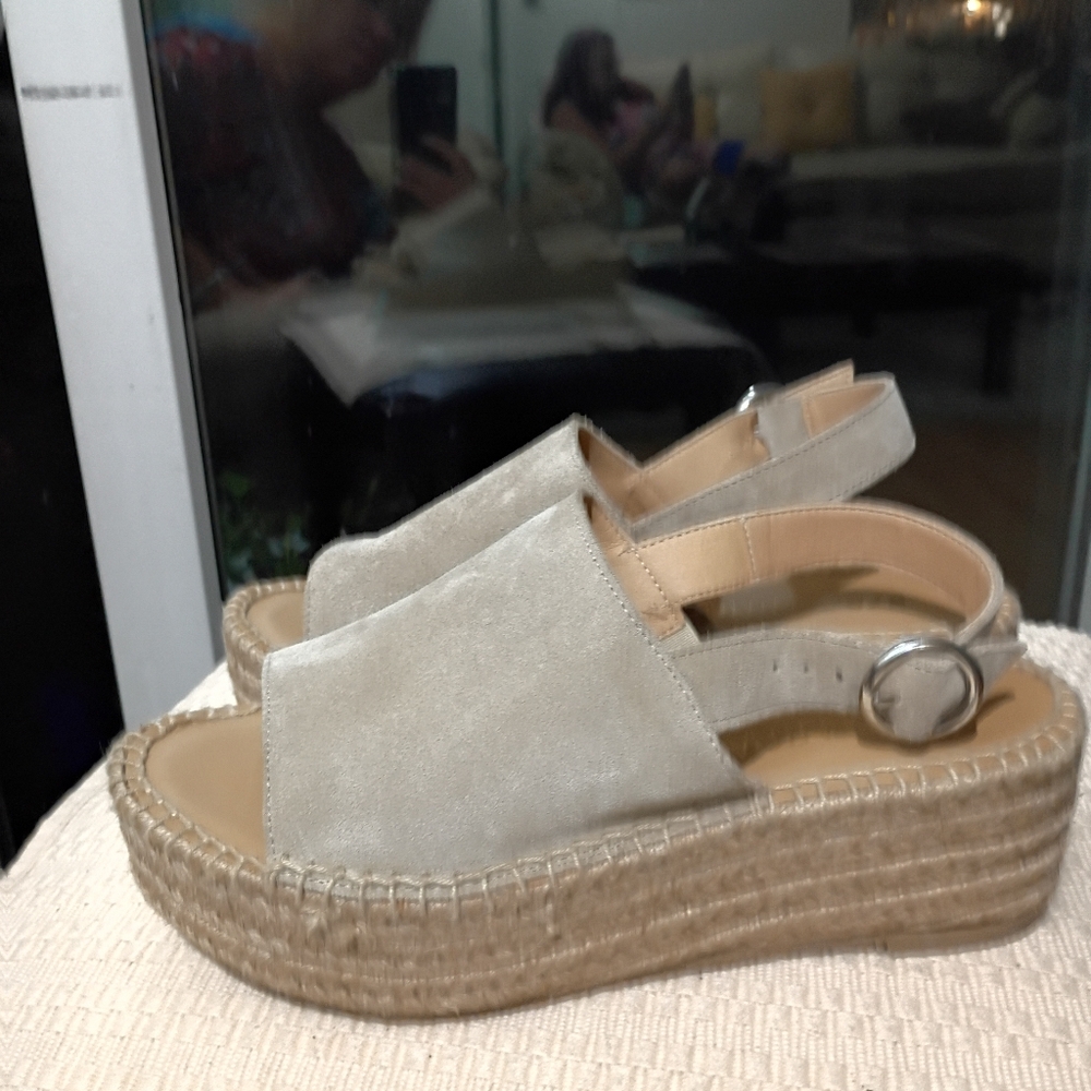 NWT.Elegant Beige Suede Espadrille Wedge Sandalsn - Picture 2 of 10